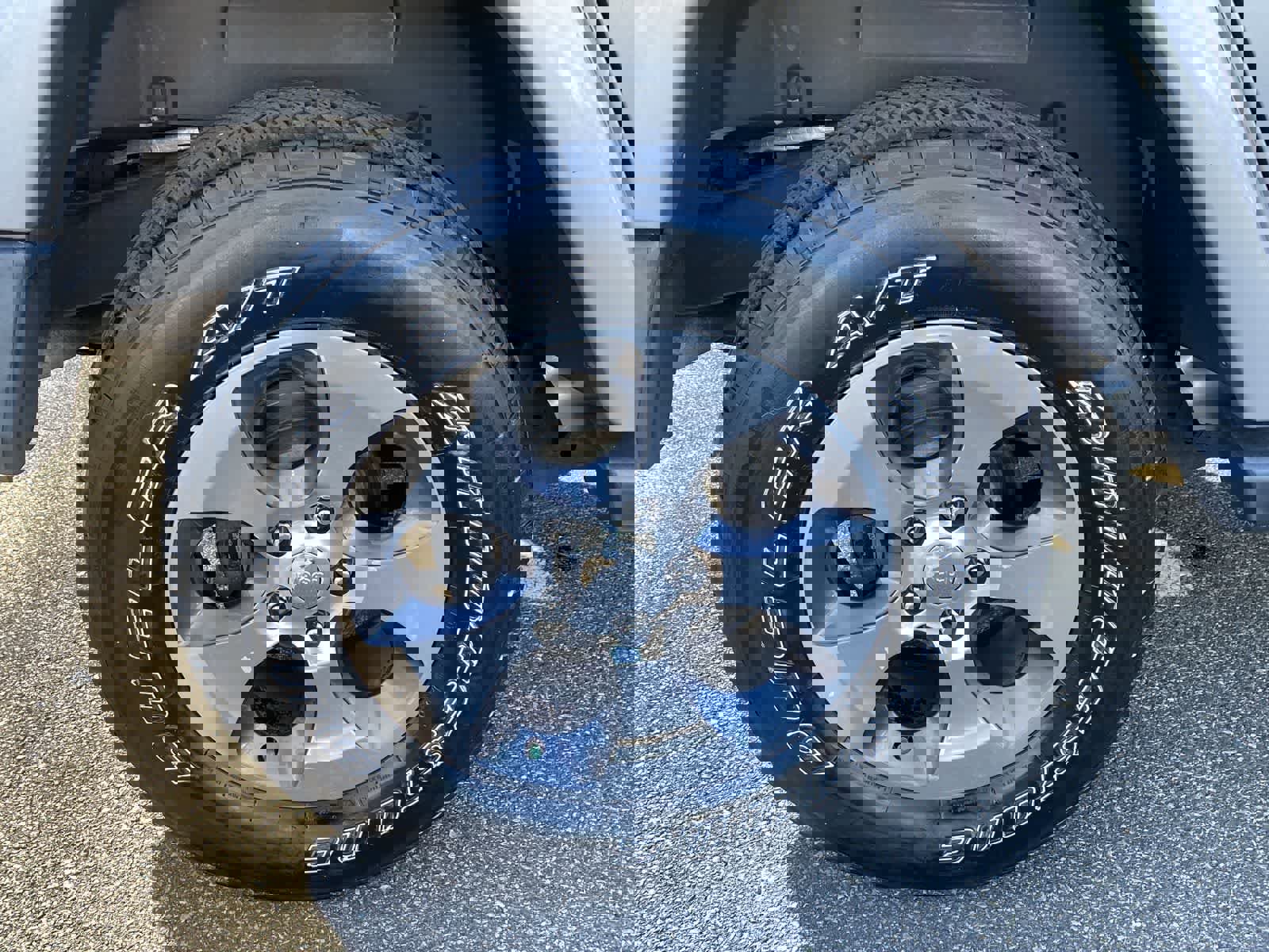 Used 2016 Jeep Wrangler Unlimited Sahara w/ Connectivity Group image 16