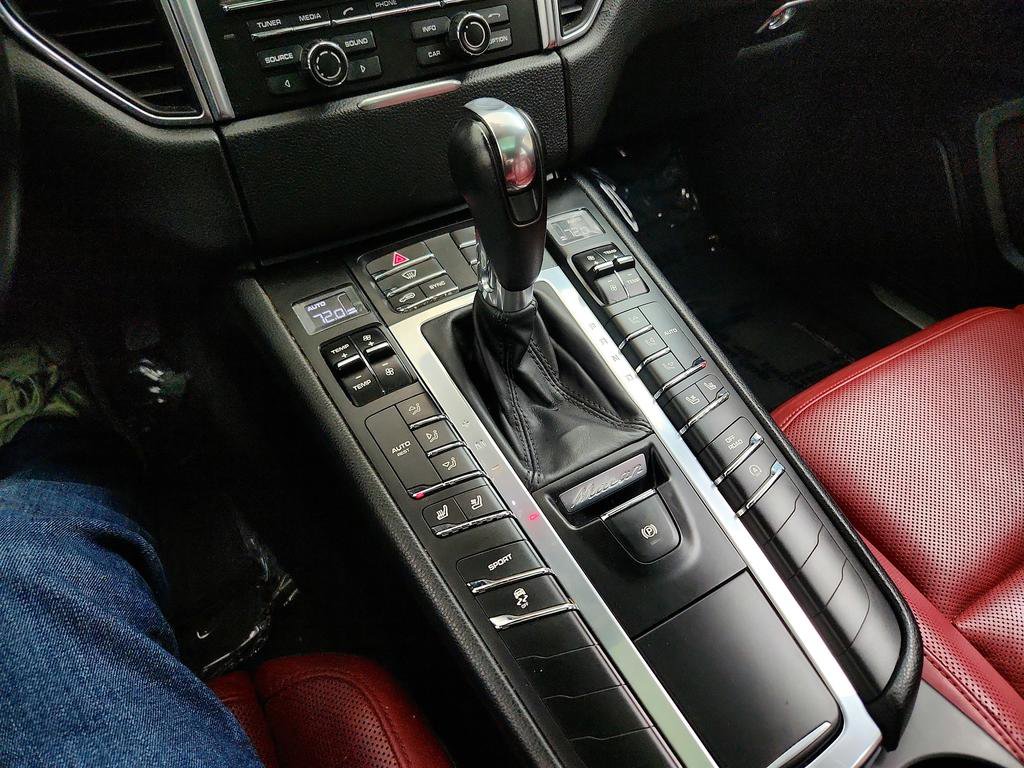 Used 2016 Porsche Macan S image 18