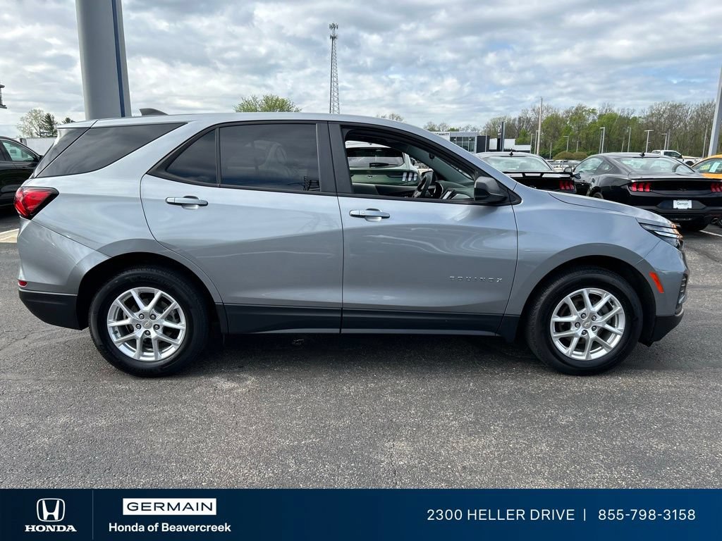 Used 2024 Chevrolet Equinox LS w/ LS Convenience Package FWD image 9
