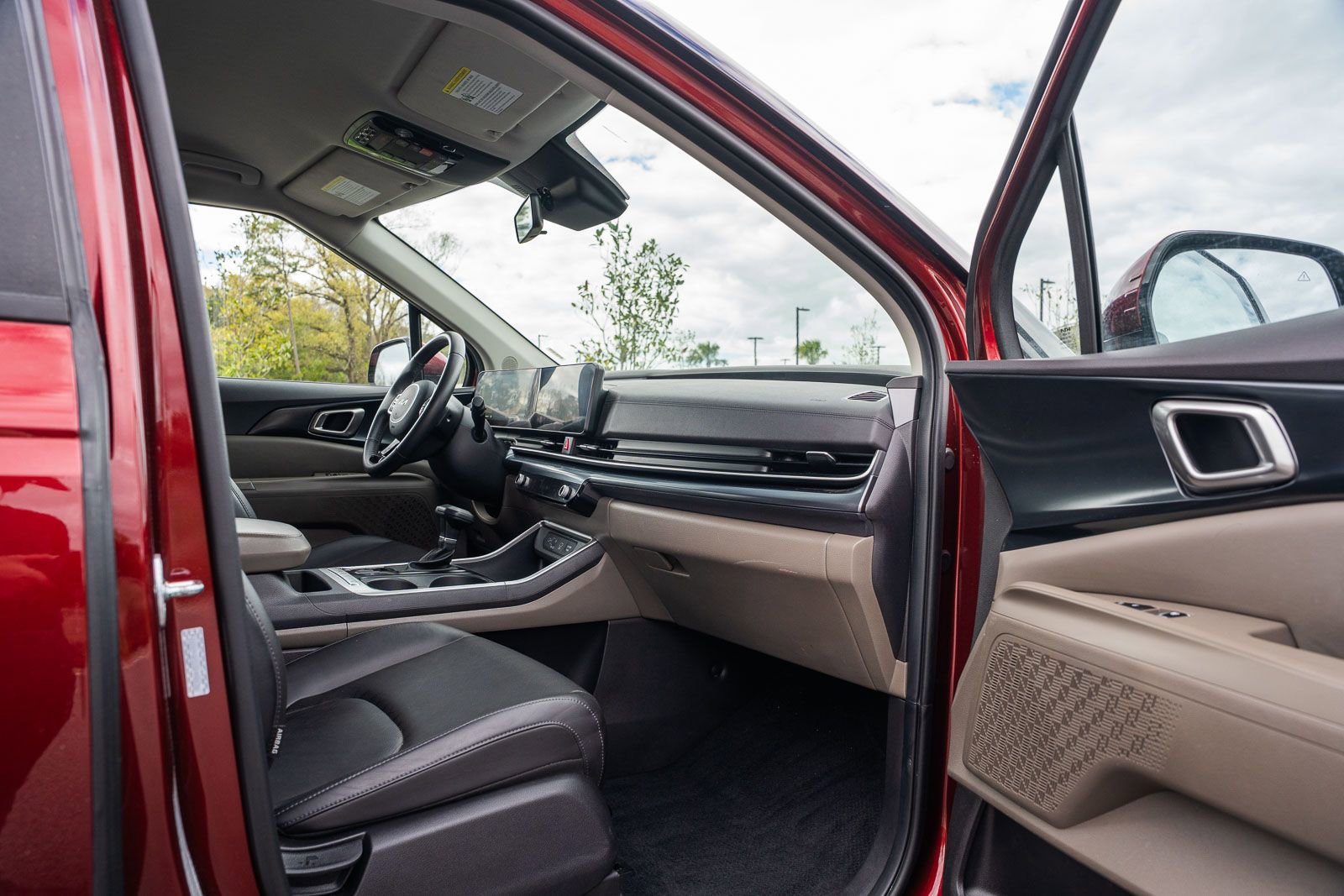 Used 2025 Kia Carnival image 12