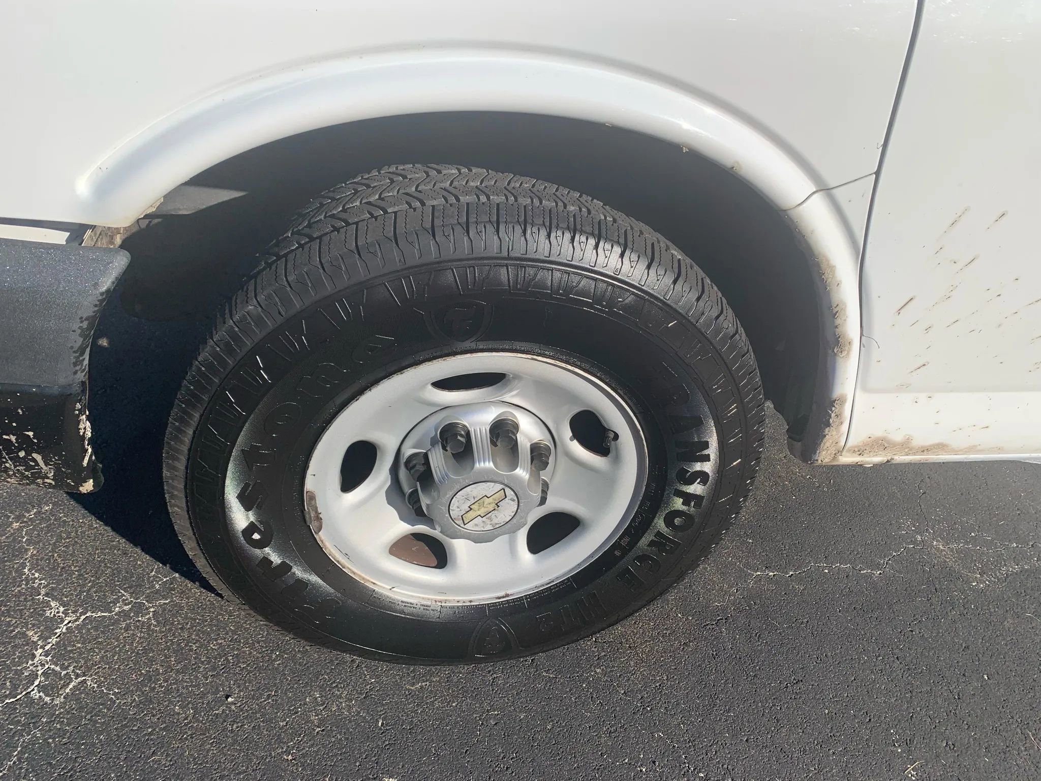 Used 2012 Chevrolet Express 2500 image 17