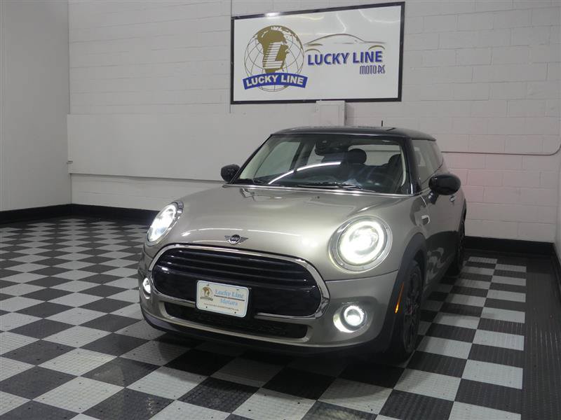 Used 2020 MINI Cooper 2-Door Hardtop w/ Storage Package FWD image 4