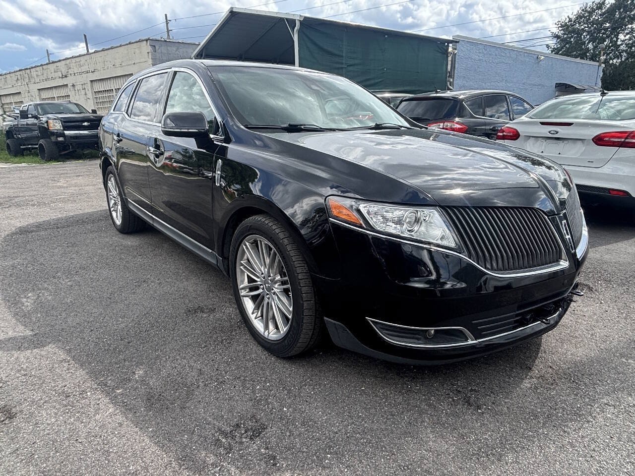 Used 2015 Lincoln MKT AWD w/ Equipment Group 201A image 2