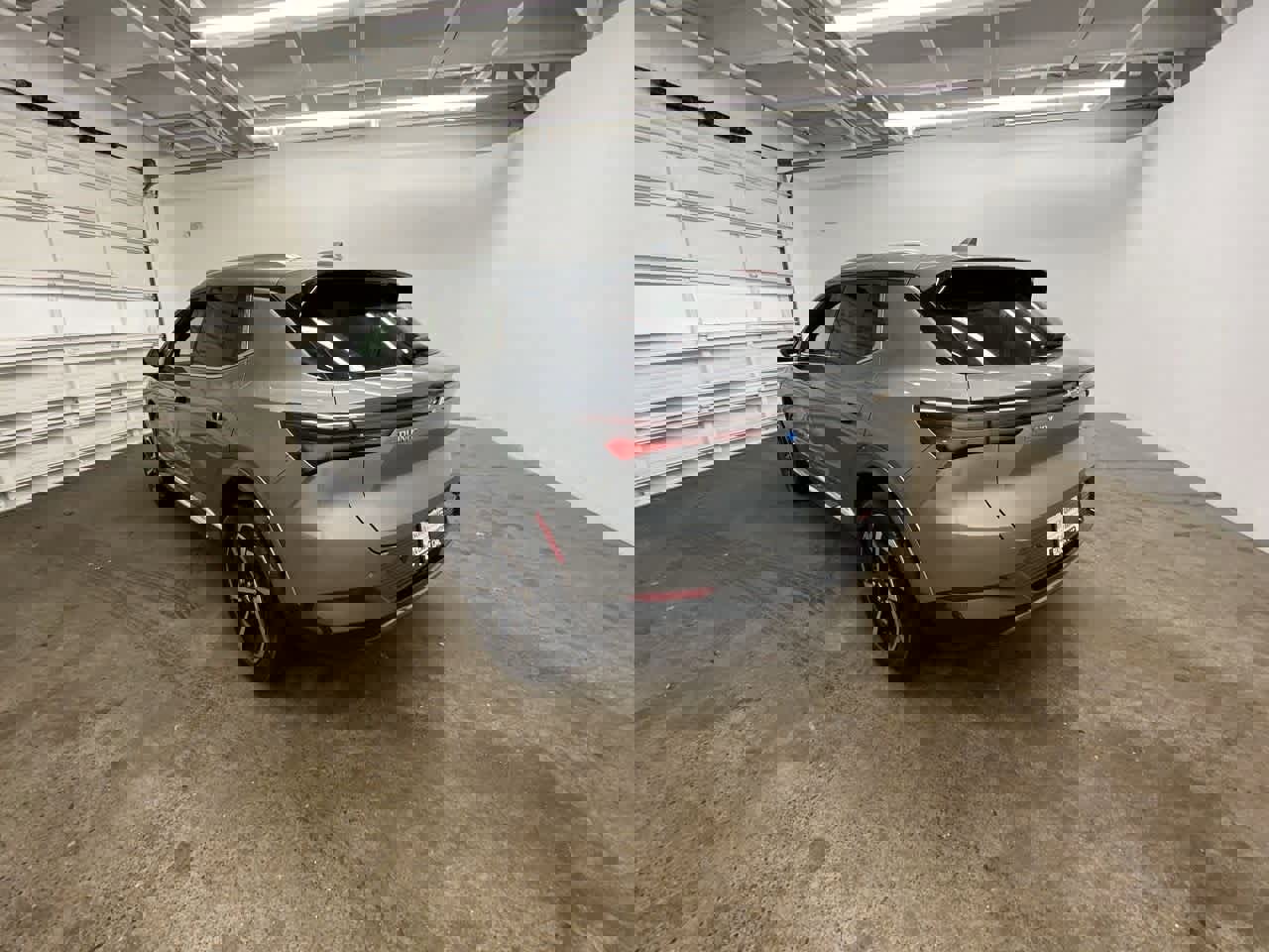 Used 2025 Chevrolet Equinox EV LT w/ Convenience Package image 4