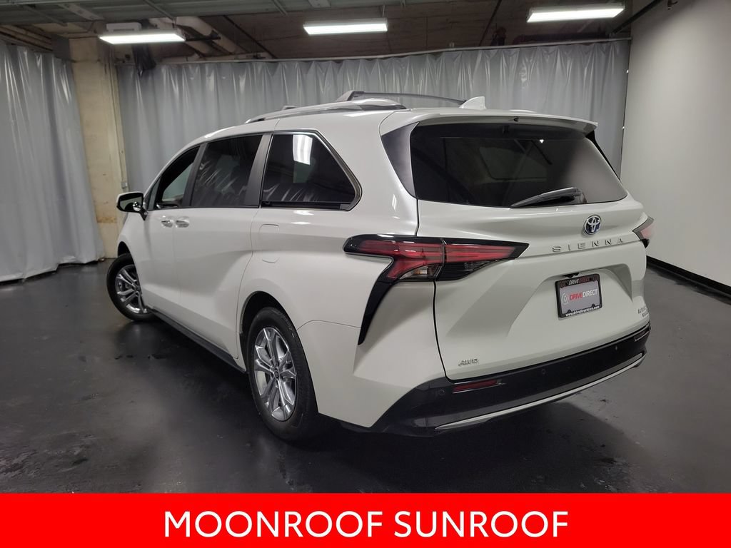 Used 2024 Toyota Sienna Platinum AWD/4WD image 6