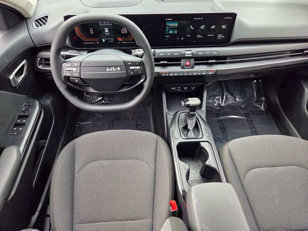Used 2025 Kia K4 LXS image 8