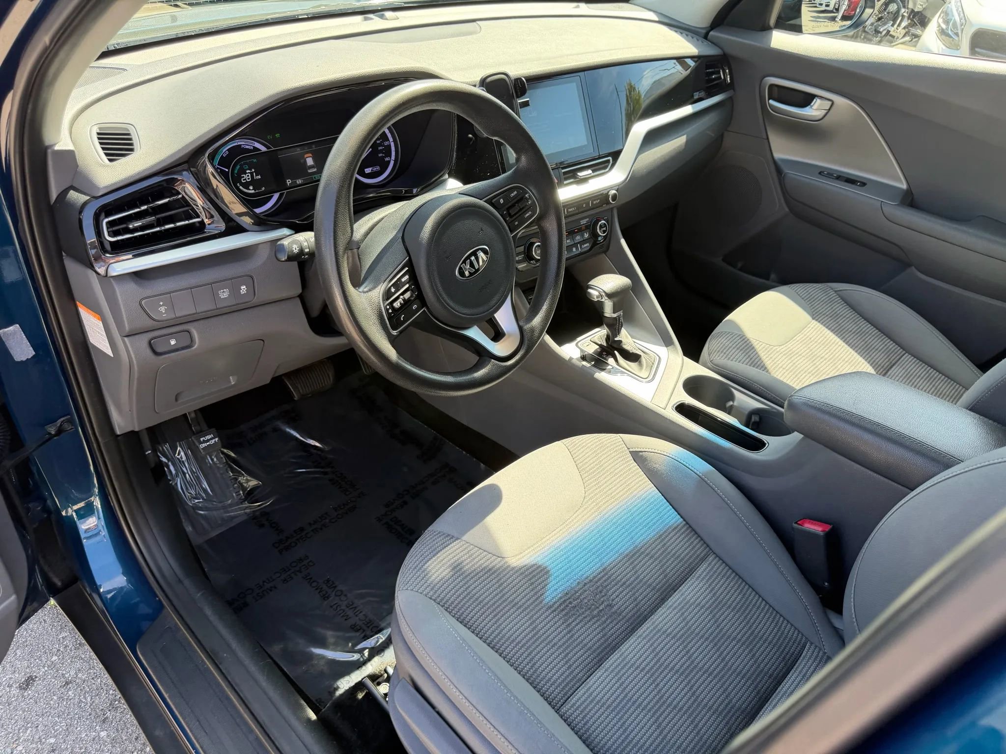Used 2020 Kia Niro LX FWD image 21