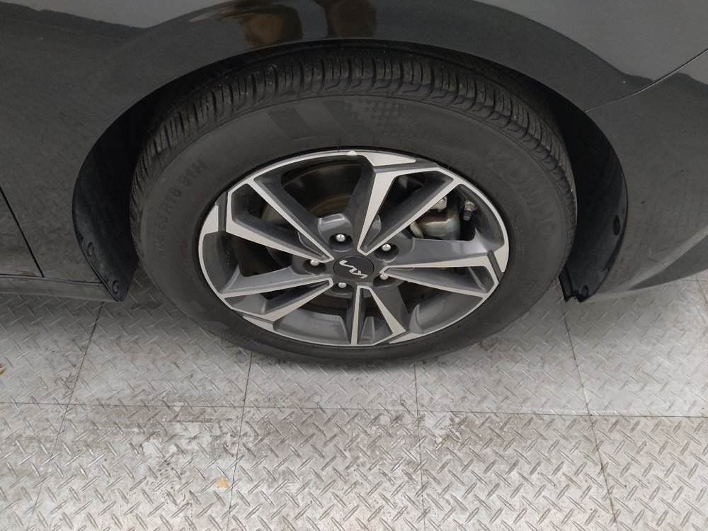 Used 2024 Kia Forte LXS image 31