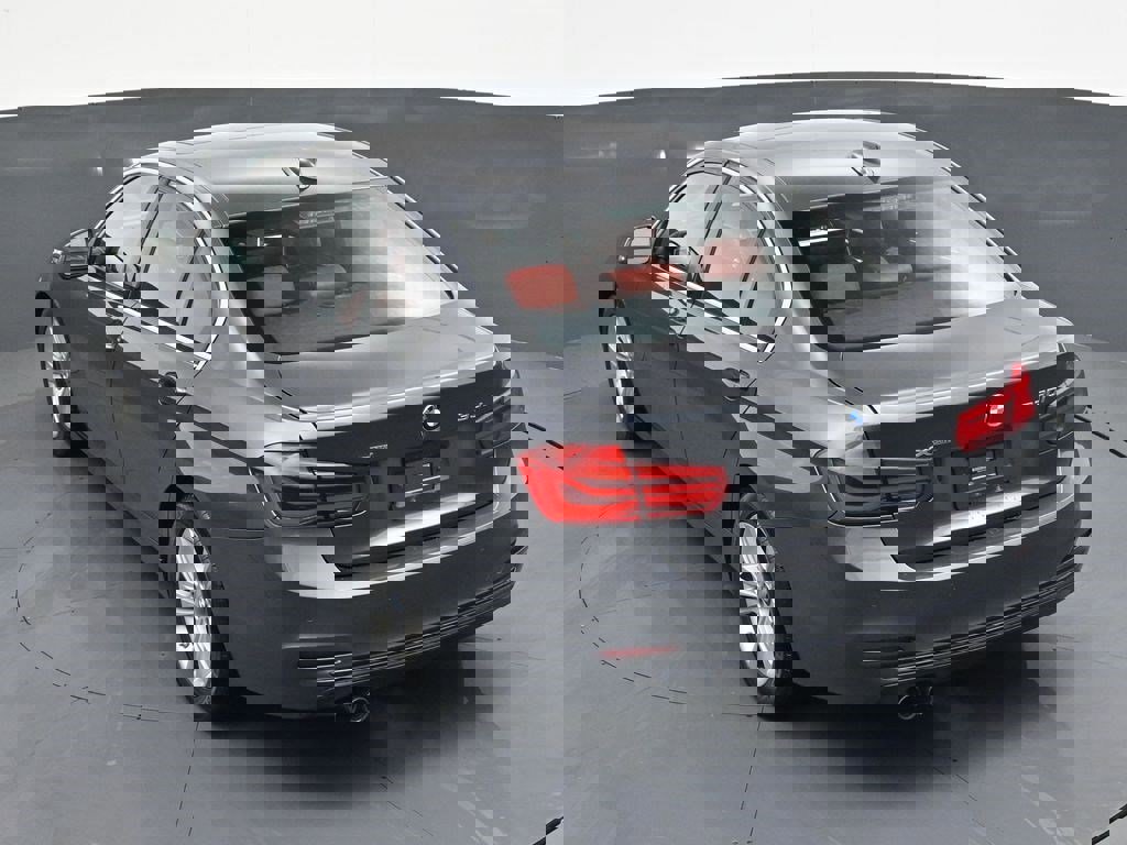 Used 2018 BMW 330i xDrive Sedan w/ Convenience Package image 25