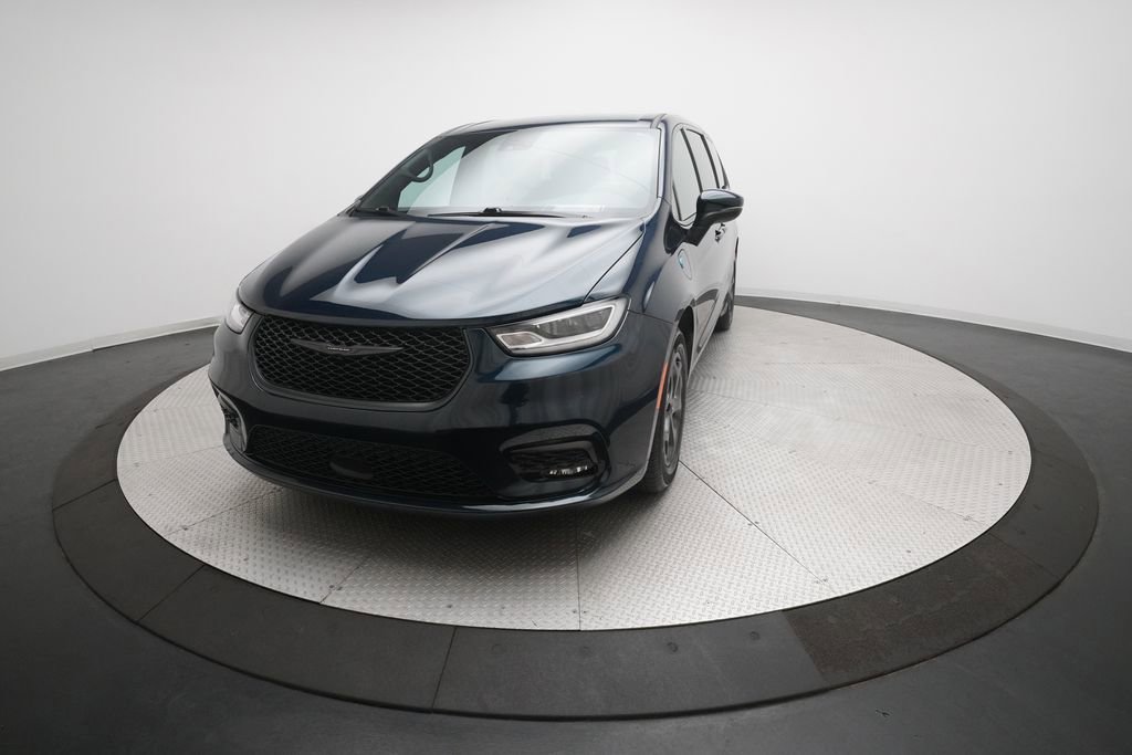 Used 2023 Chrysler Pacifica Touring-L w/ S Appearance Package image 12