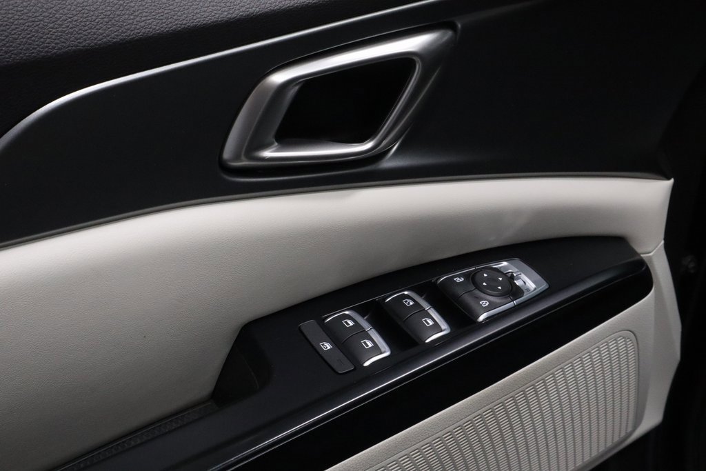 Used 2024 Kia Carnival LX image 22