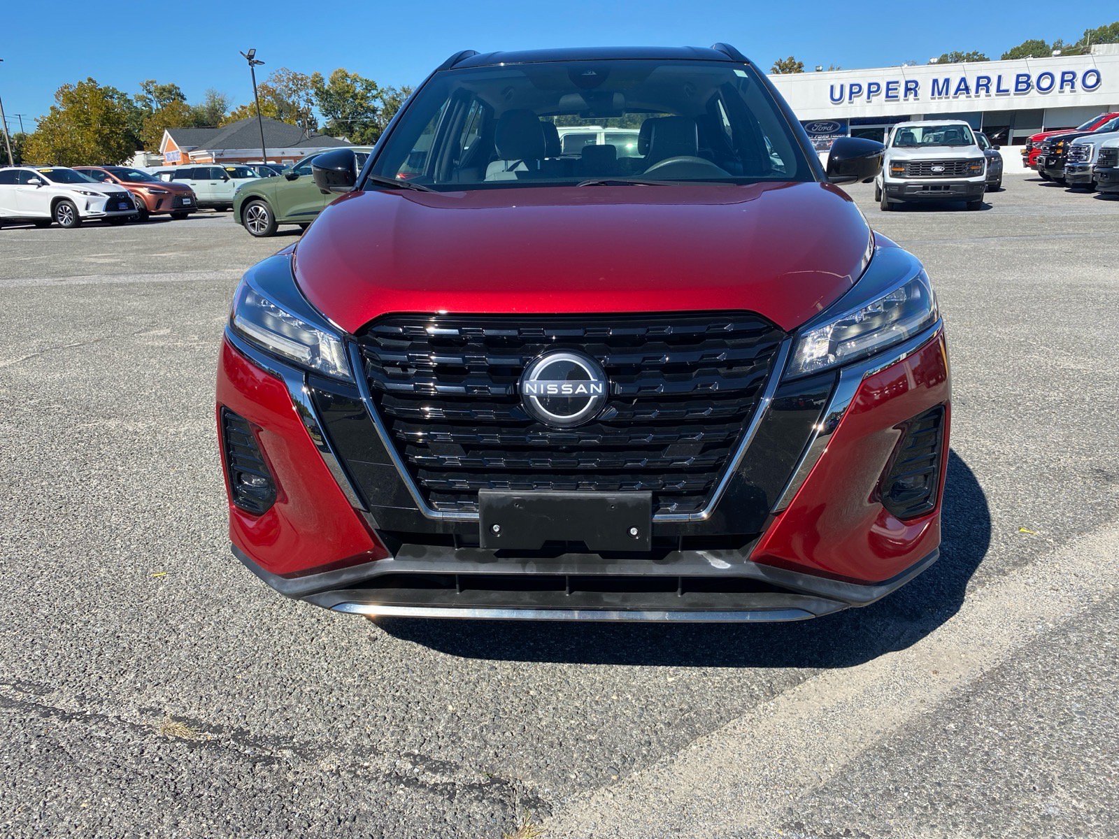 Used 2023 Nissan Kicks SR w/ SR Premium Package FWD image 3
