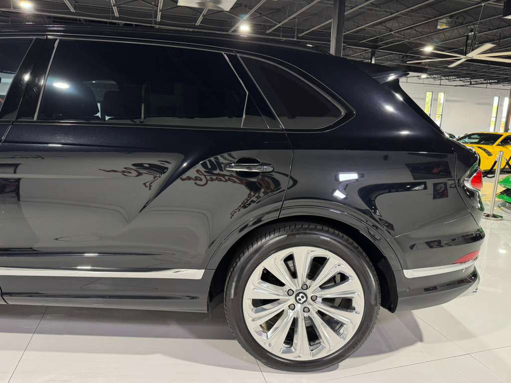 Used 2023 Bentley Bentayga Extended Wheelbase image 50