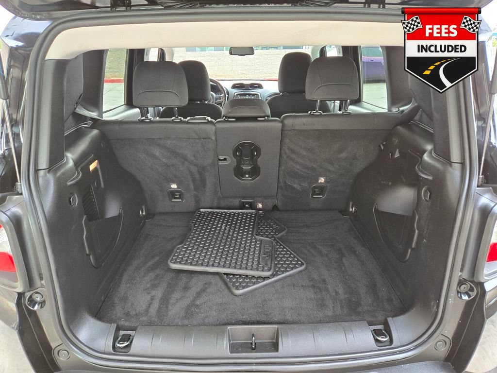 Used 2022 Jeep Renegade Latitude w/ Convenience Group AWD/4WD image 18