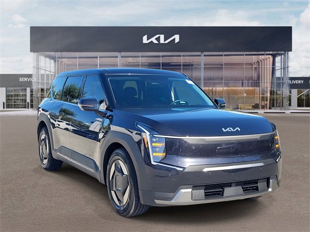 Certified 2026 Kia EV9 Light image 1