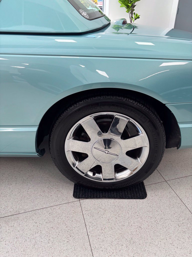 Used 2002 Ford Thunderbird RWD image 6