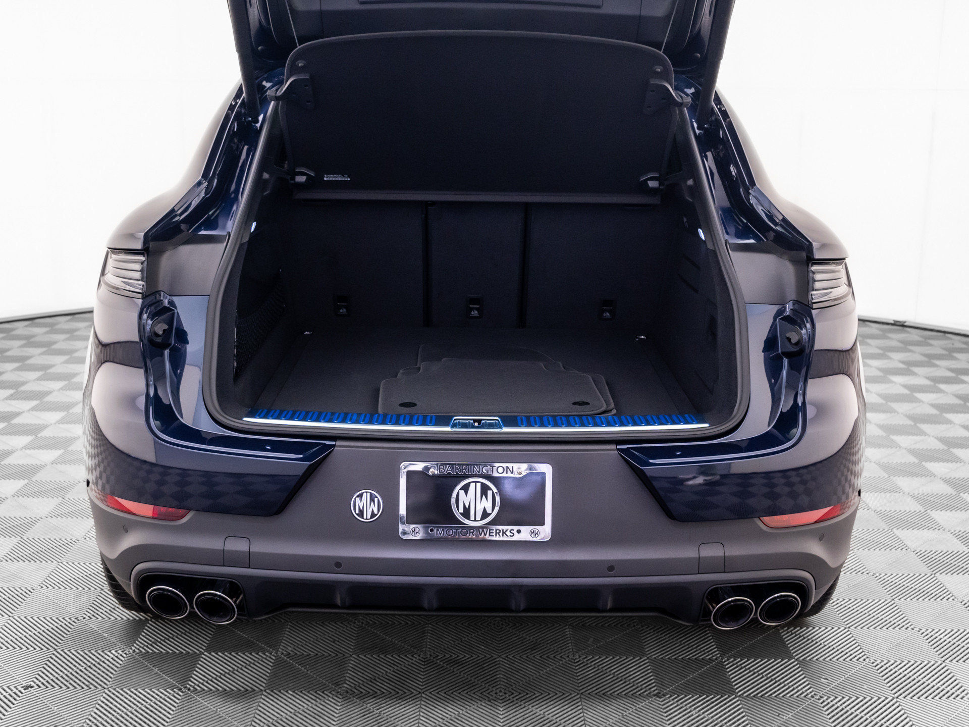 New 2026 Porsche Cayenne Coupe AWD/4WD image 32