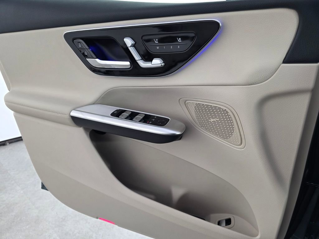 New 2026 Mercedes-Benz GLC 300 image 14