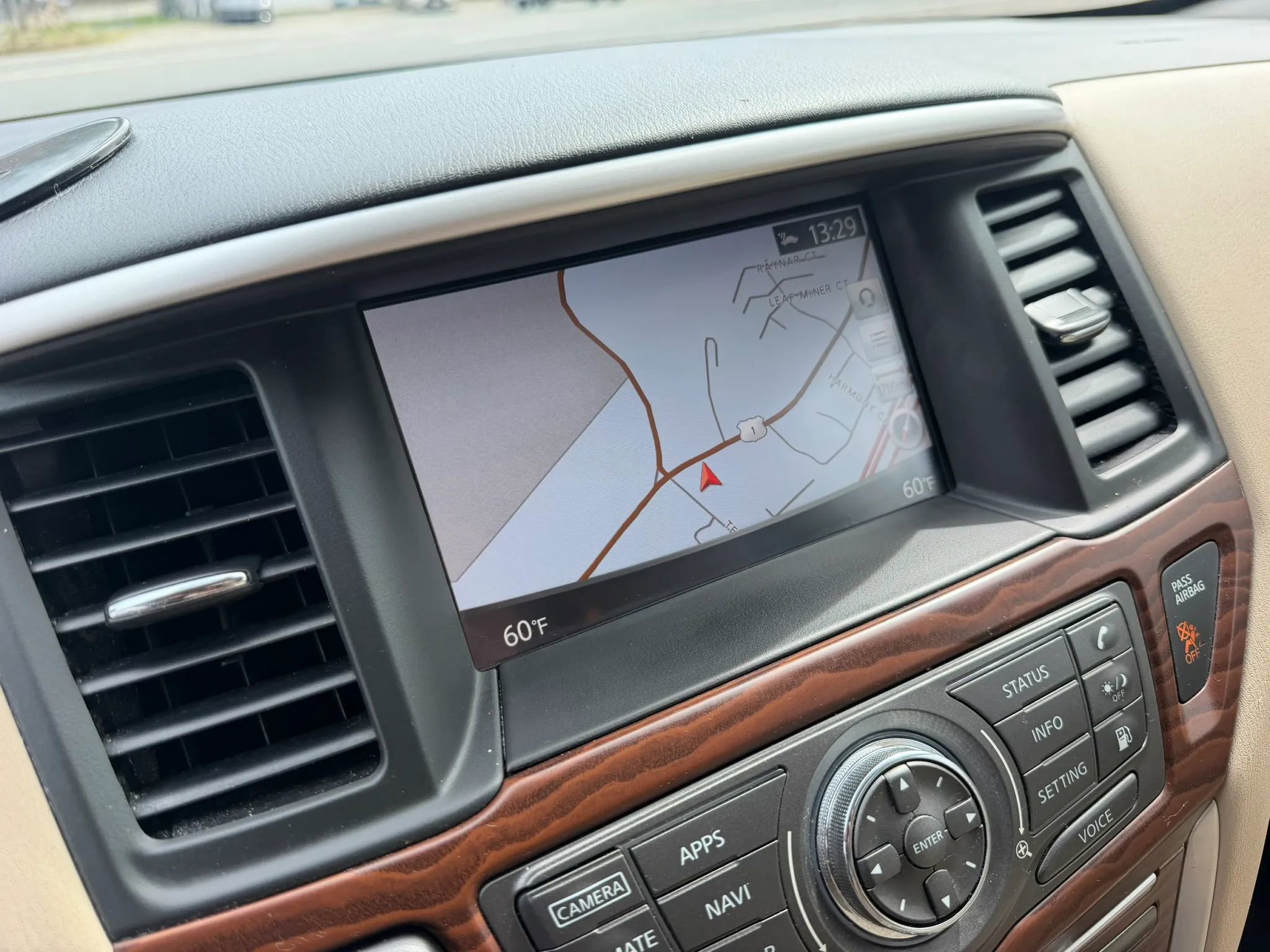 Used 2020 Nissan Pathfinder Platinum image 31