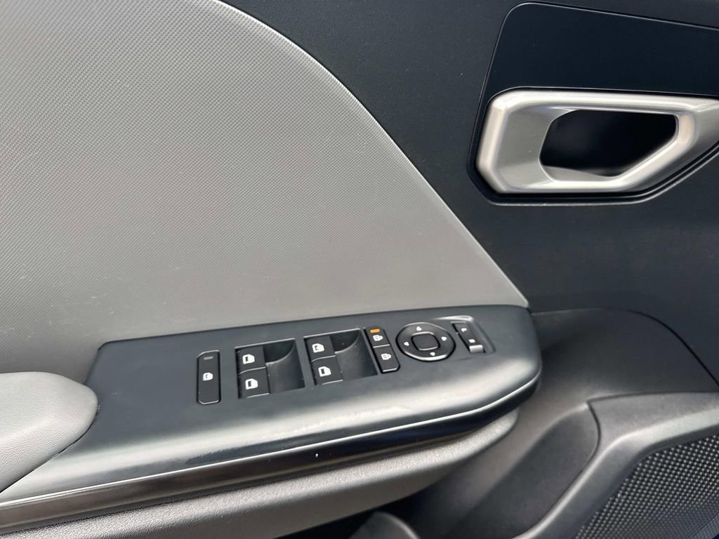 Used 2025 Kia K4 FWD image 19