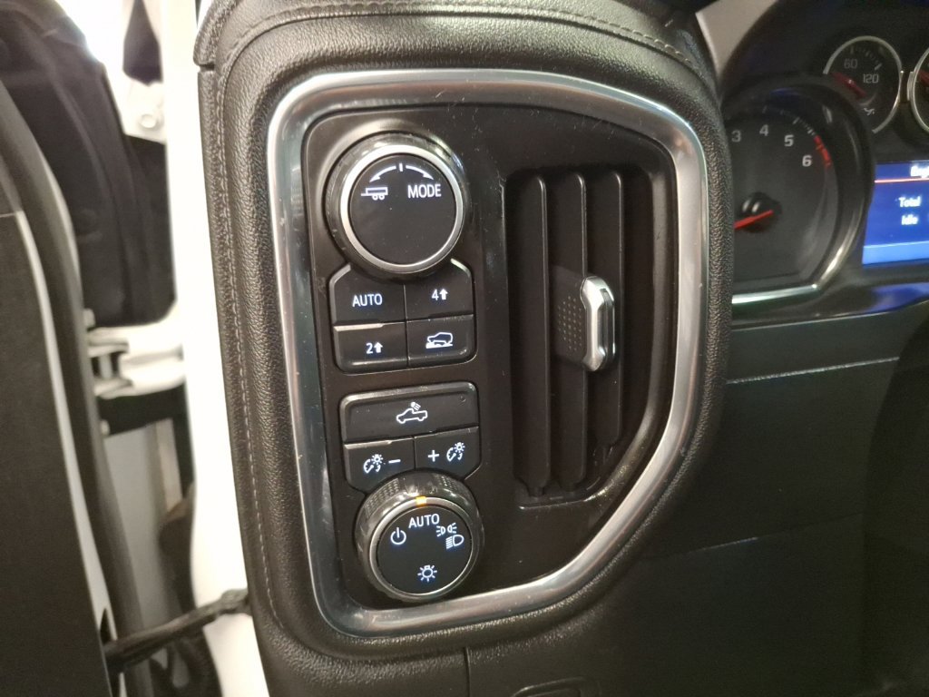 Used 2020 Chevrolet Silverado 1500 LT AWD/4WD image 18