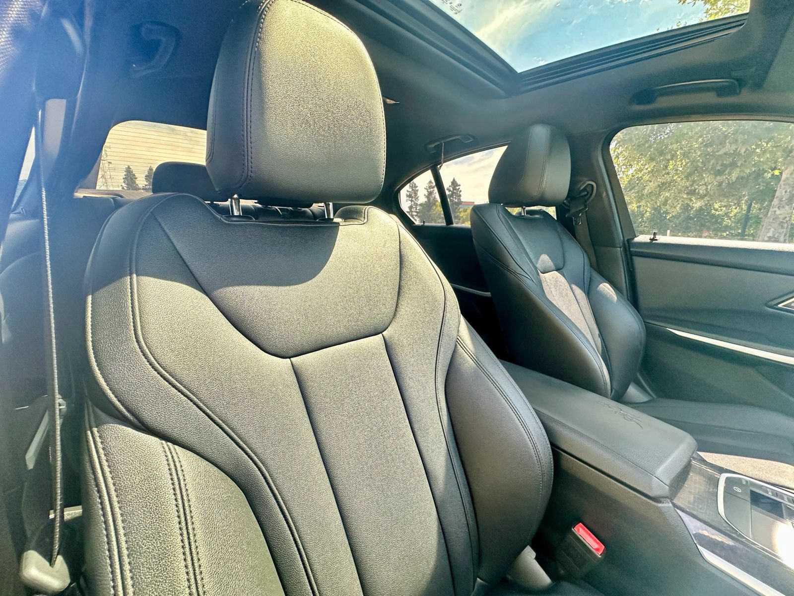 Used 2019 BMW 330i Sedan w/ Convenience Package RWD image 9
