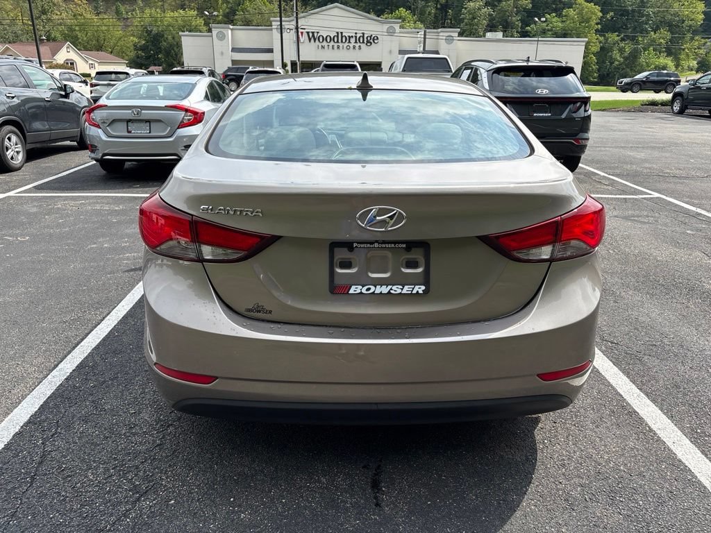 Used 2015 Hyundai Elantra SE w/ Option Group 02 FWD image 4
