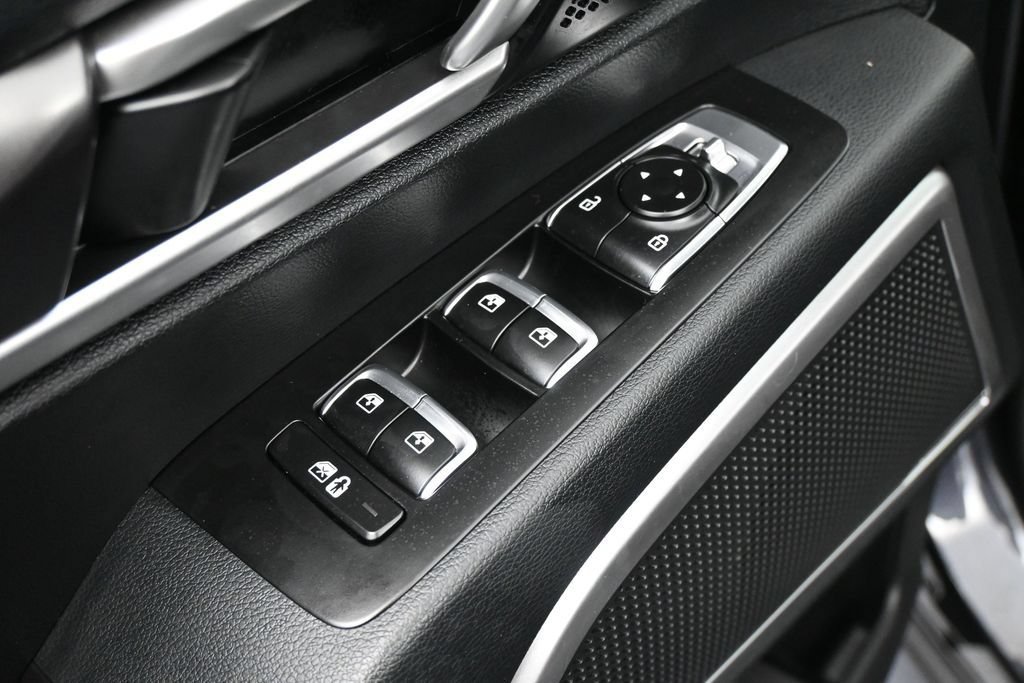 Used 2025 Kia Telluride LX FWD image 13