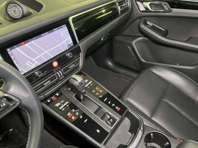 Certified 2022 Porsche Macan image 32