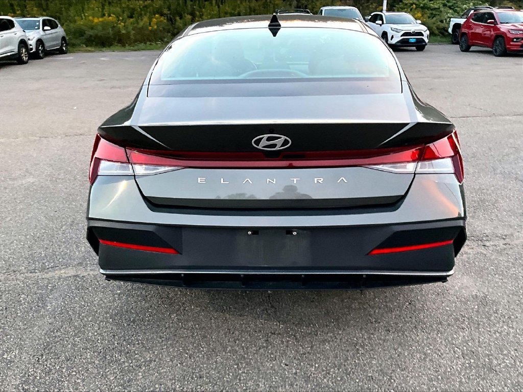 Used 2024 Hyundai Elantra SEL FWD image 10