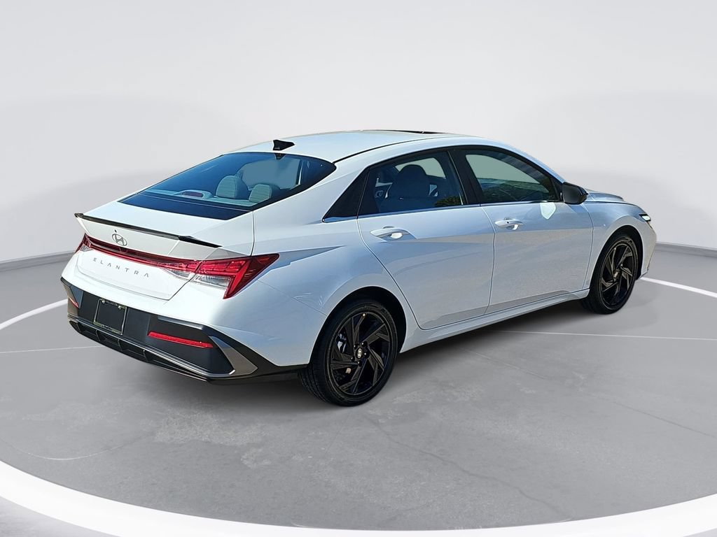 New 2026 Hyundai Elantra SEL Sport Premium FWD image 5