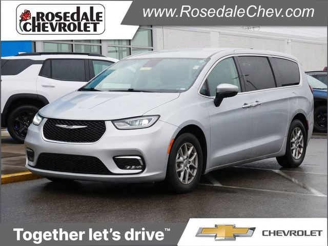 Used 2023 Chrysler Pacifica Touring-L image 1