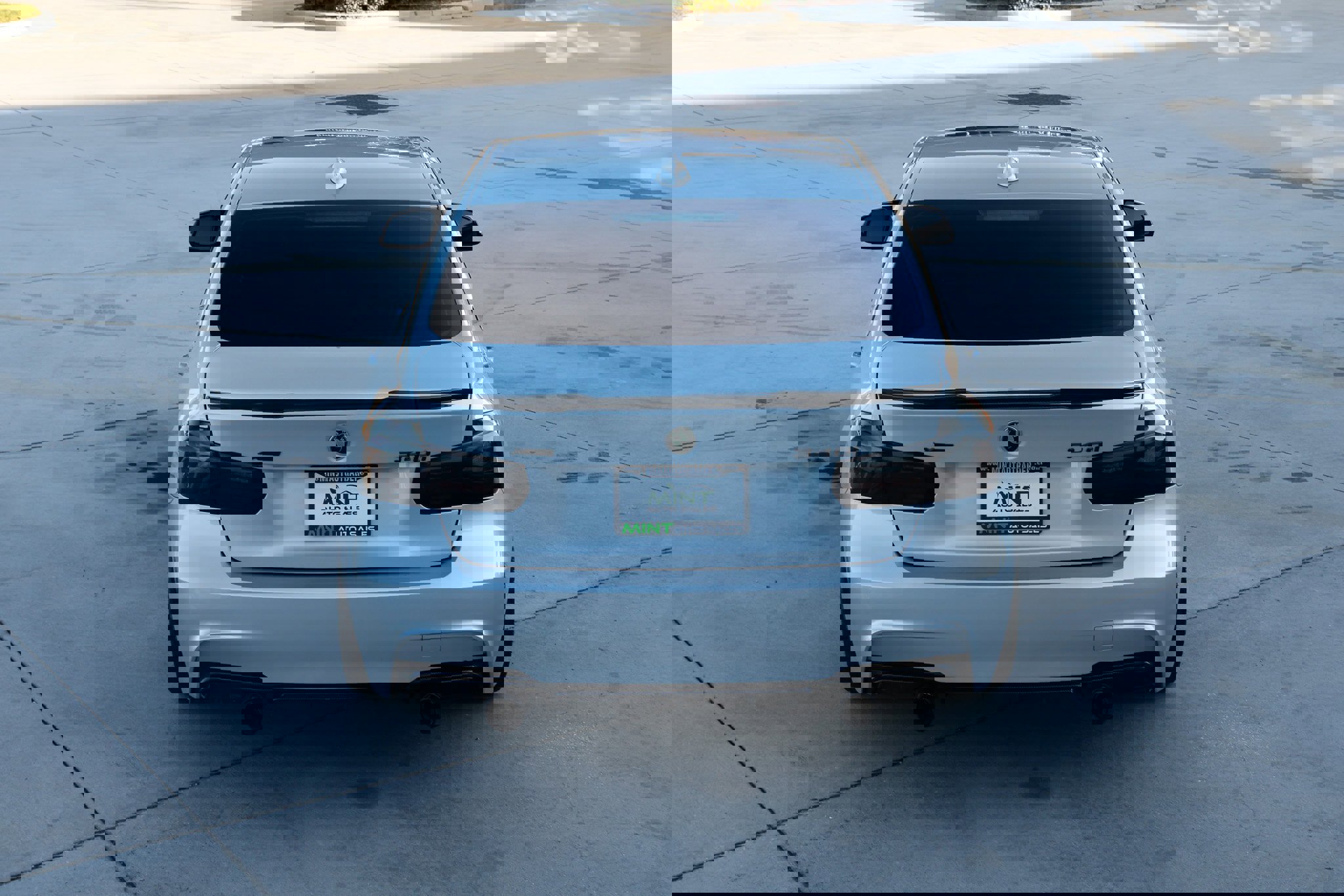 Used 2018 BMW 340i xDrive Sedan w/ Premium Package image 14