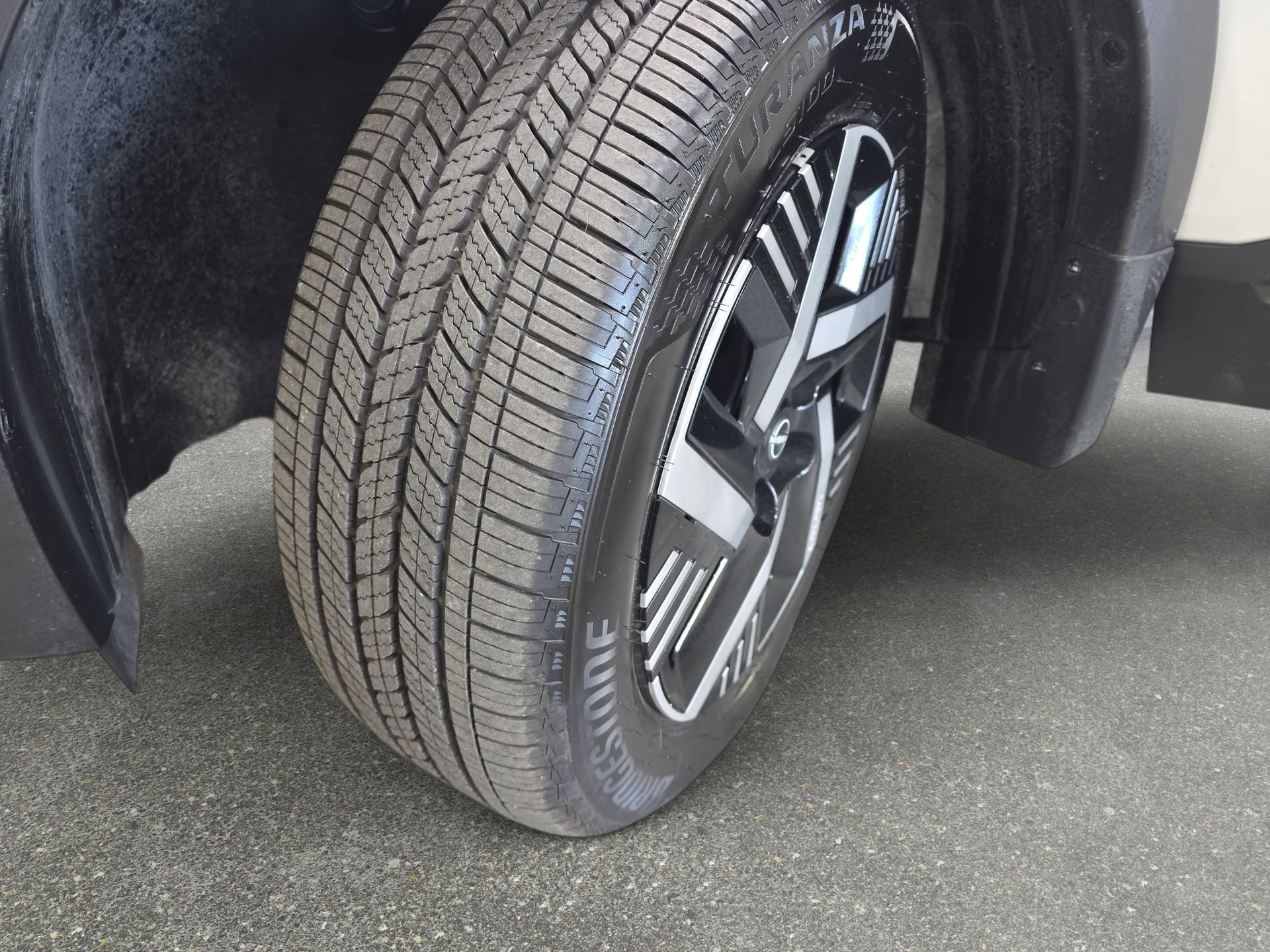 Certified 2025 Nissan Kicks SV image 28