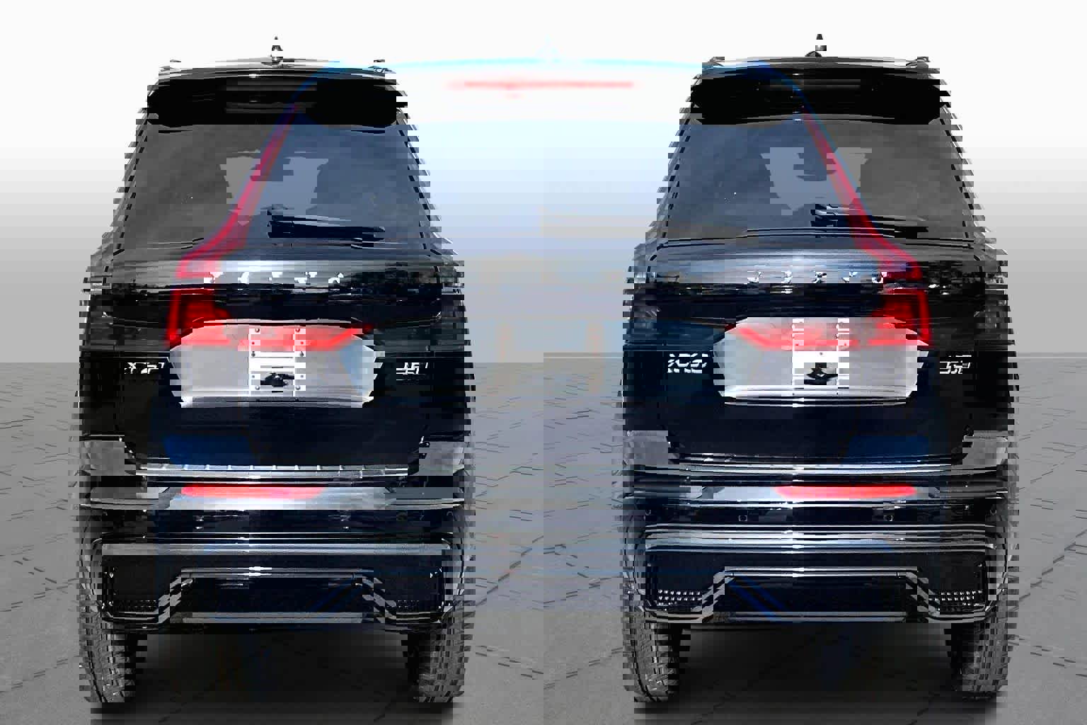 New 2026 Volvo XC60 B5 Plus w/ Protection Package Premier image 4