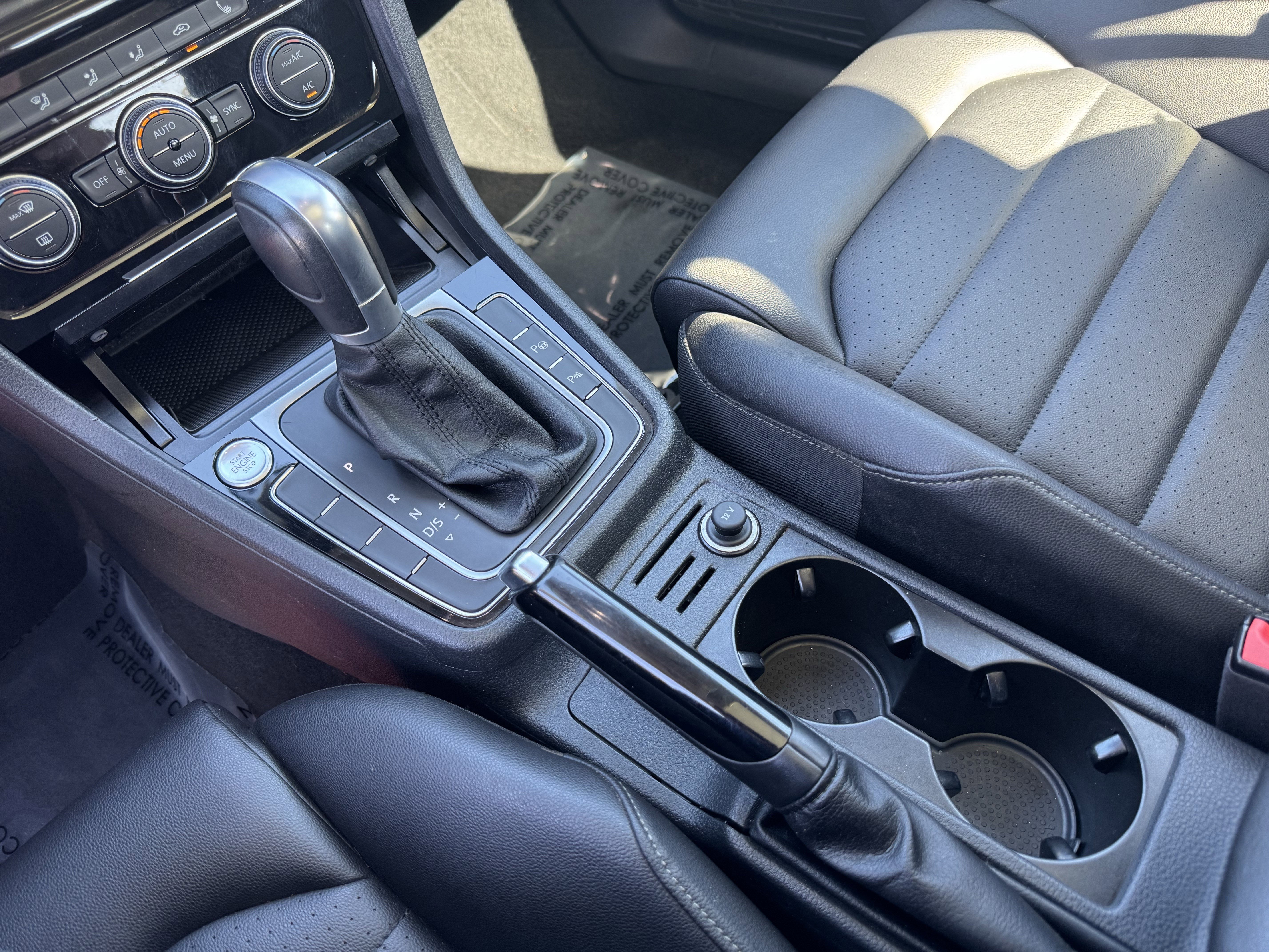 Used 2017 Volkswagen Golf SEL FWD image 30