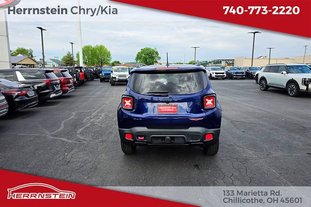 Used 2017 Jeep Renegade Trailhawk w/ Premium Trailhawk Package AWD/4WD image 29