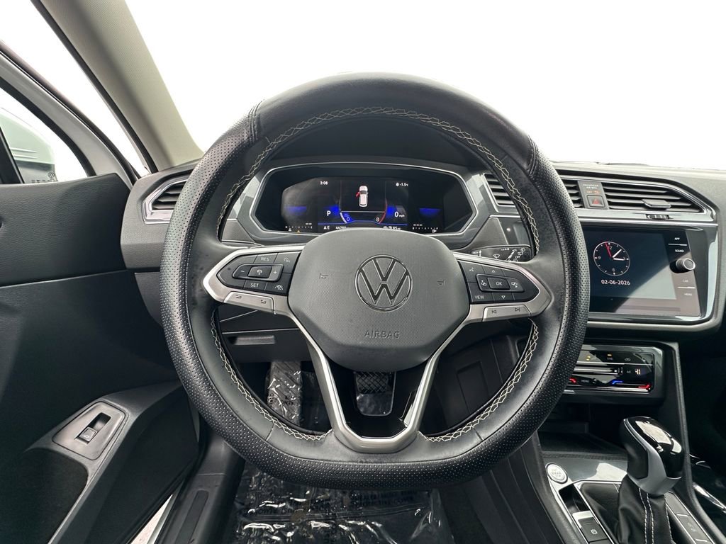 Used 2024 Volkswagen Tiguan SE image 12