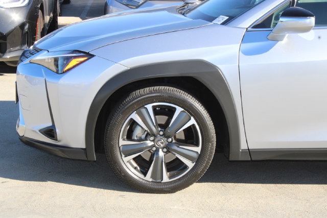 Certified 2025 Lexus UX 300h FWD image 4