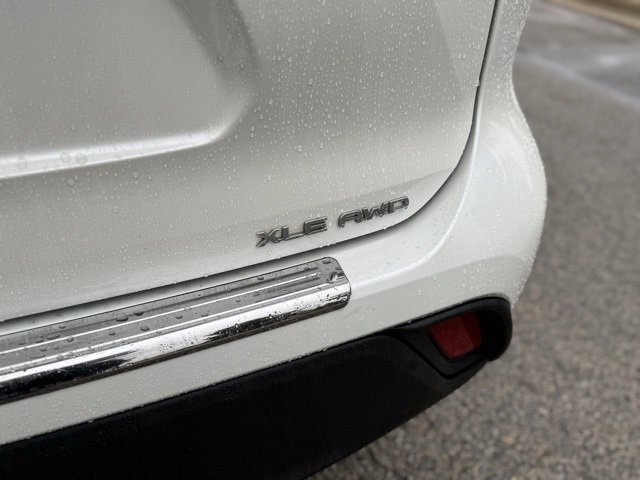 Certified 2020 Toyota Highlander XLE image 49