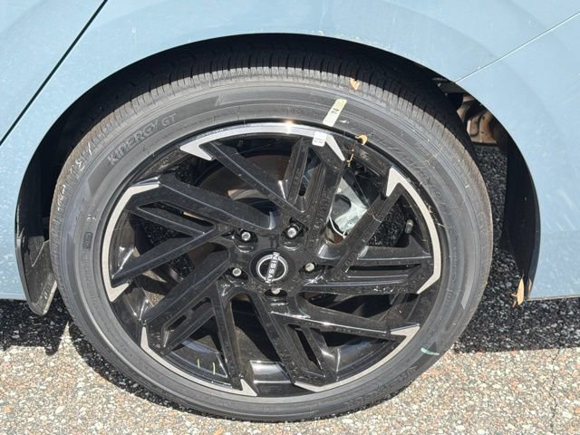 New 2026 Nissan Sentra SR w/ Floor Mat Package FWD image 15