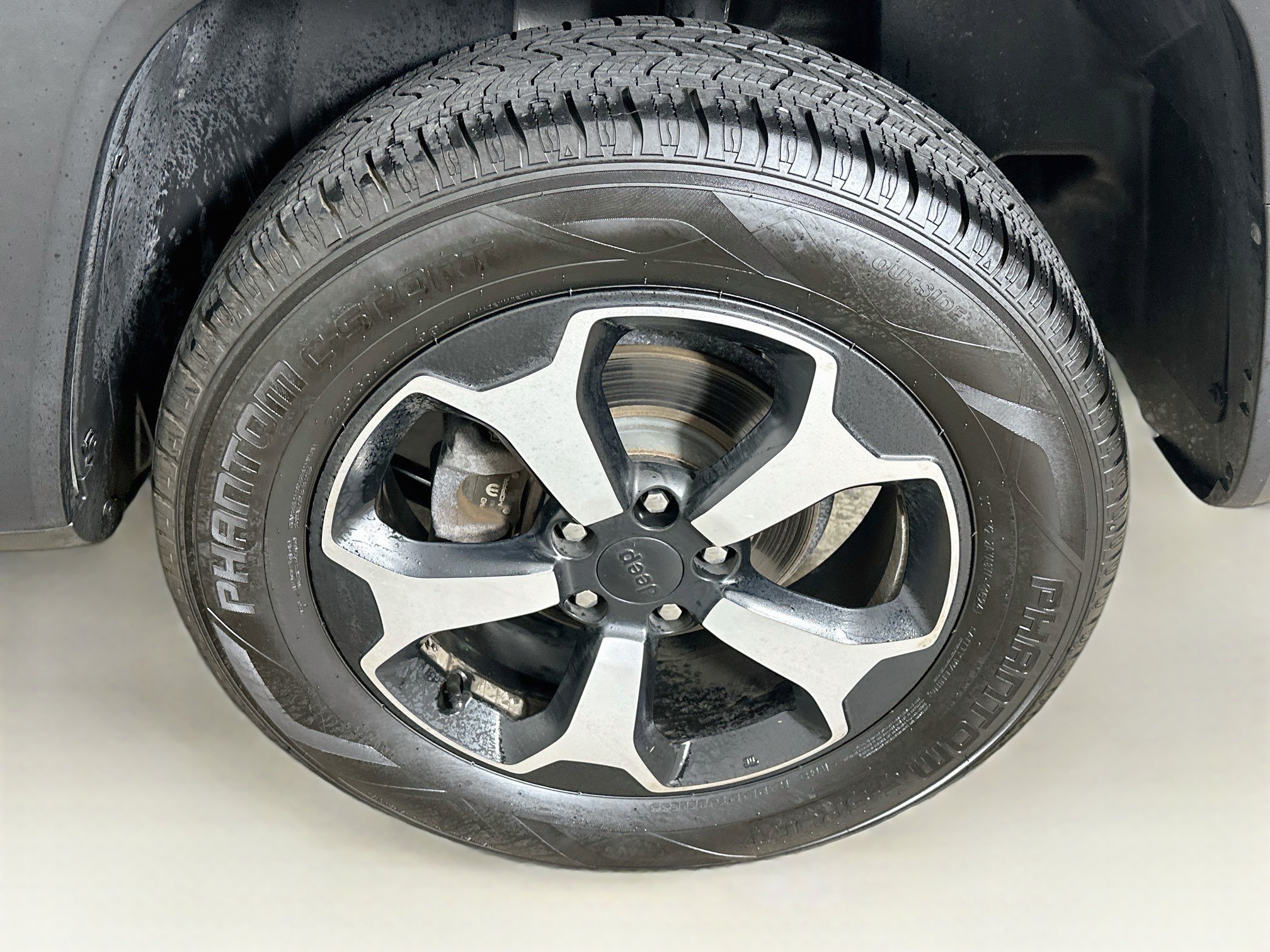 Used 2019 Jeep Renegade Trailhawk w/ UConnect 8.4 Nav Group AWD/4WD image 11