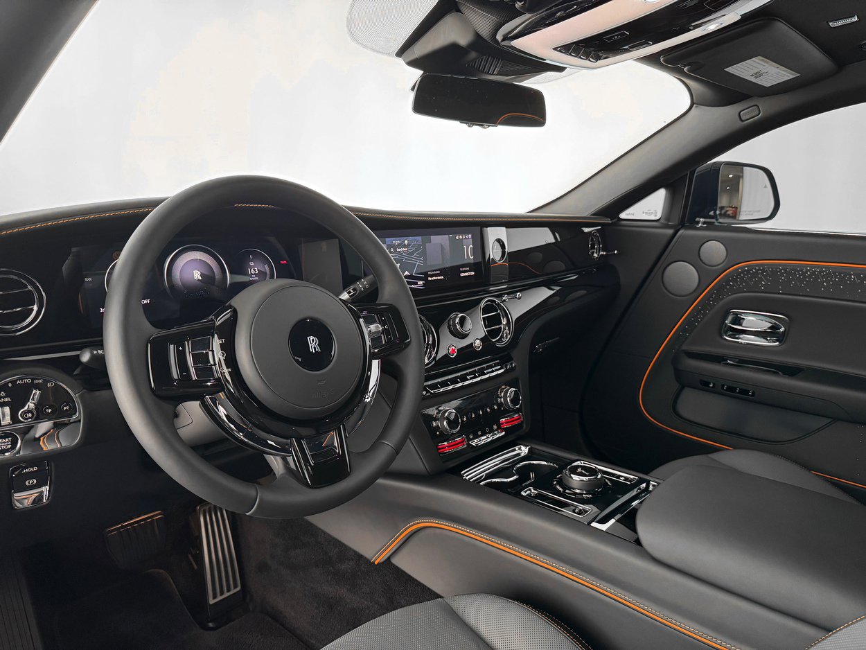 Used 2024 Rolls-Royce Spectre image 16