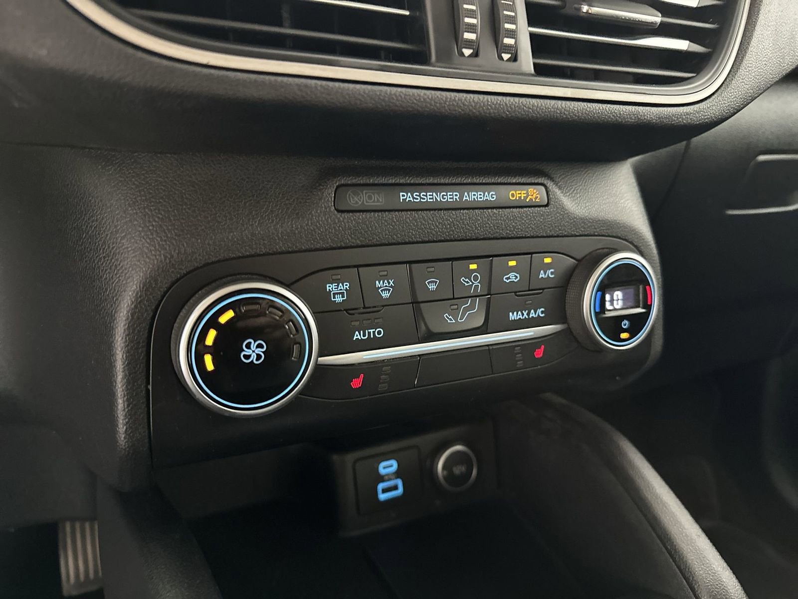 Used 2020 Ford Escape SE FWD image 19