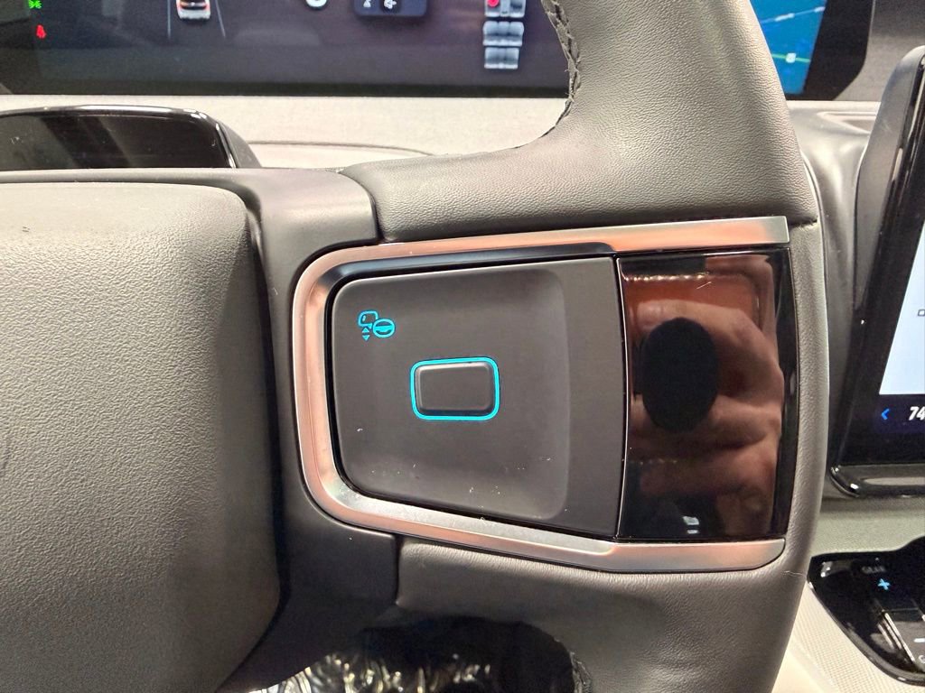 Used 2025 Ford Expedition Active image 33