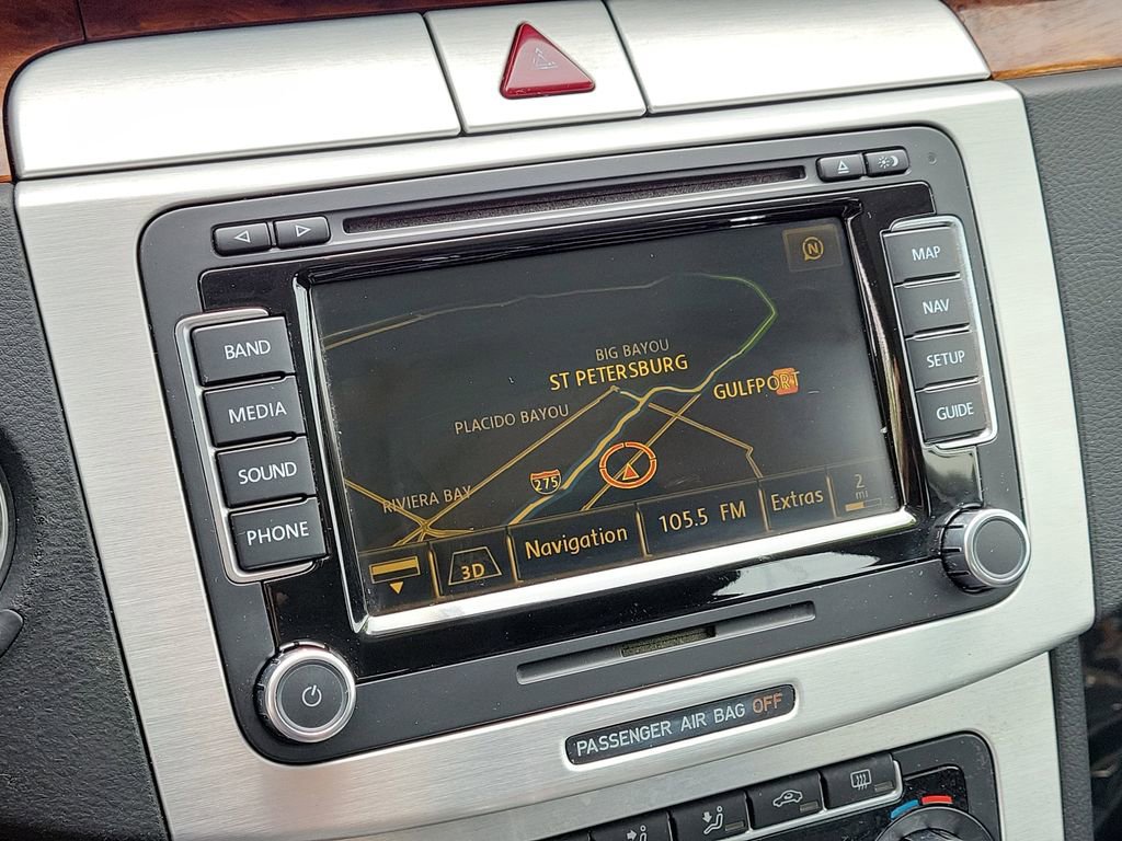 Used 2011 Volkswagen CC Lux image 24