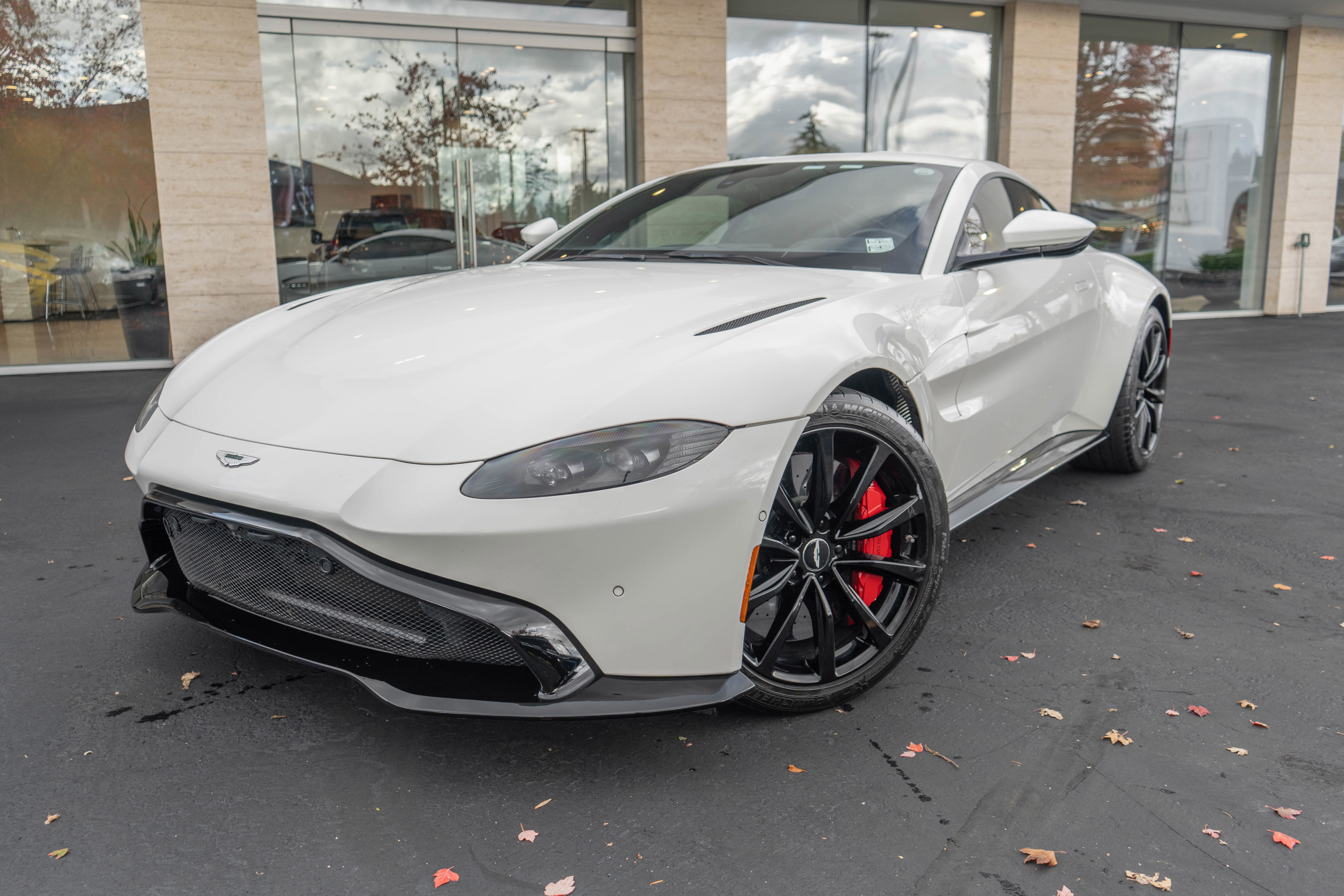 Used 2020 Aston Martin V8 Vantage Coupe image 34