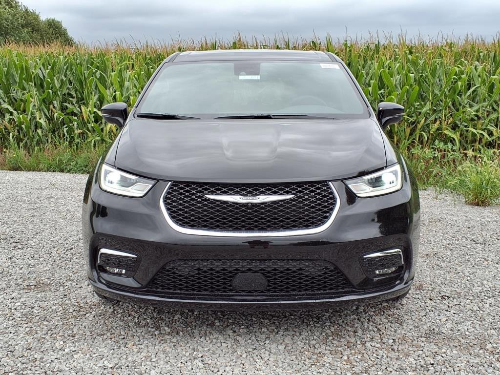 New 2026 Chrysler Pacifica Select image 3