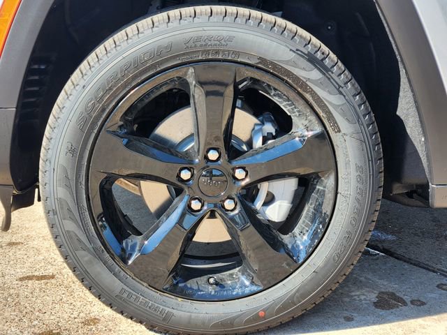 New 2025 Jeep Grand Cherokee Limited w/ Black Appearance Package AWD/4WD image 7