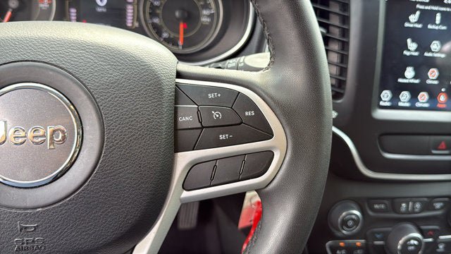 Certified 2022 Jeep Cherokee Latitude w/ Sun & Sound Group AWD/4WD image 17